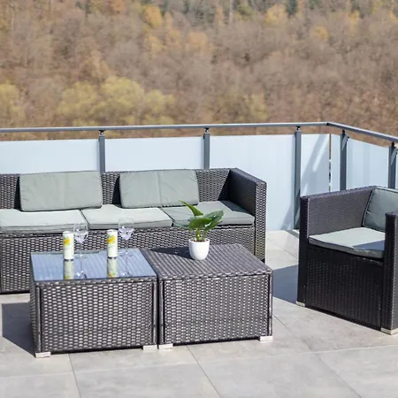 2 Schlafzimmer Mit Grosser Terrasse דירה זיגן