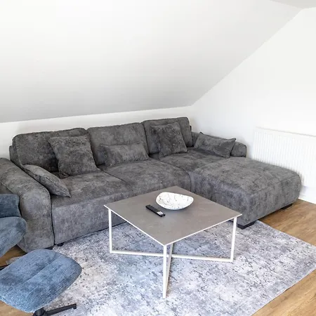 2 Schlafzimmer Mit Grosser Terrasse דירה זיגן