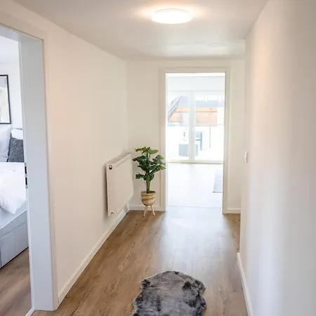 2 Schlafzimmer Mit Grosser Terrasse דירה *