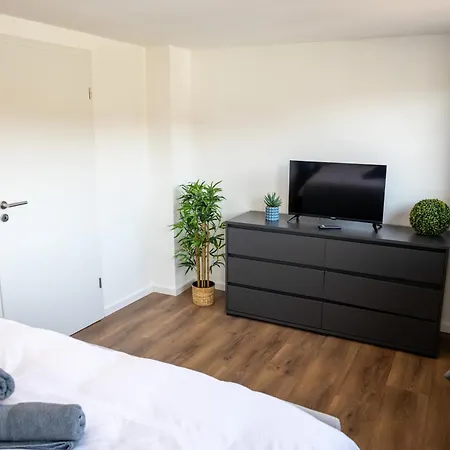 2 Schlafzimmer Mit Grosser Terrasse